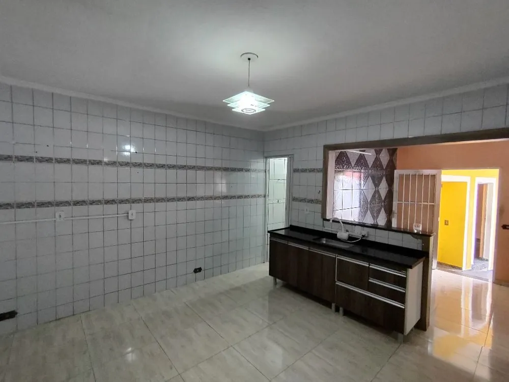 Casa, 2 quartos, 200 m² - Foto 1