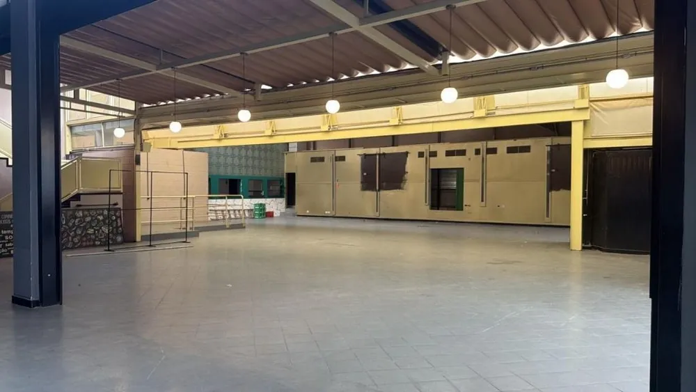 Loja-Salão, 896 m² - Foto 1