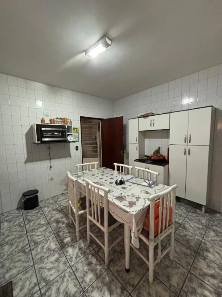 Sobrado, 4 quartos, 284 m² - Foto 1