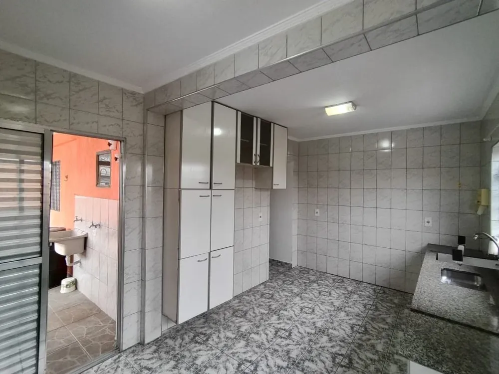 Casa, 4 quartos, 180 m² - Foto 2