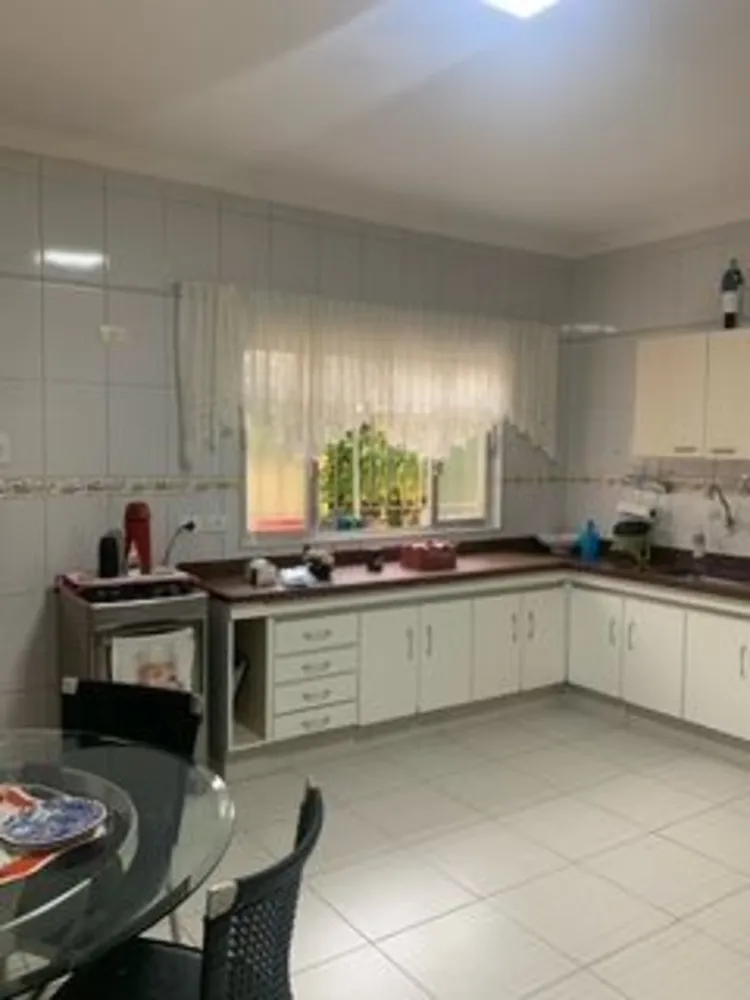 Casa, 3 quartos, 180 m² - Foto 1
