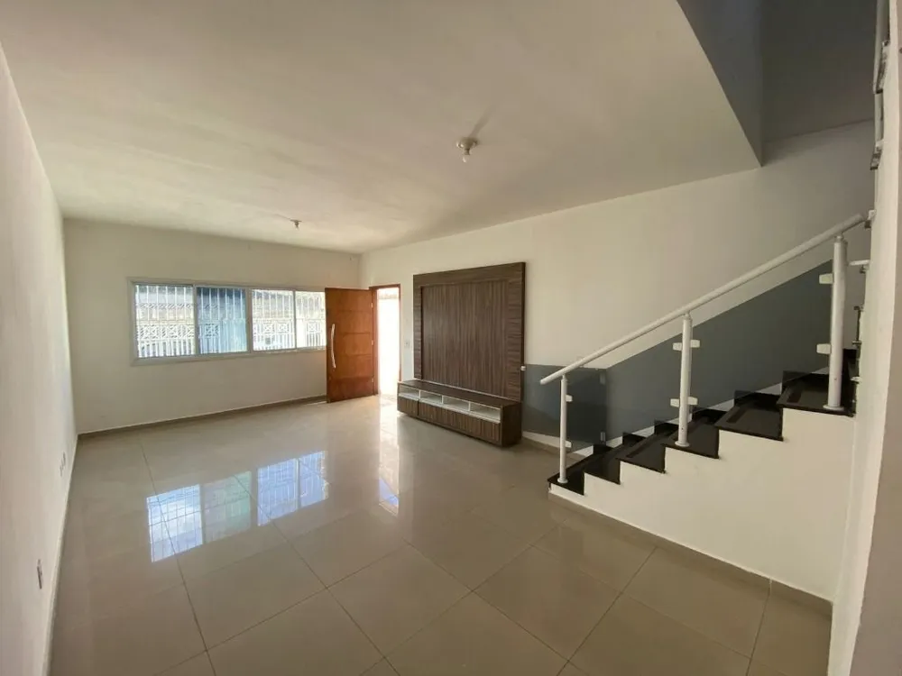 Sobrado, 3 quartos, 296 m² - Foto 1