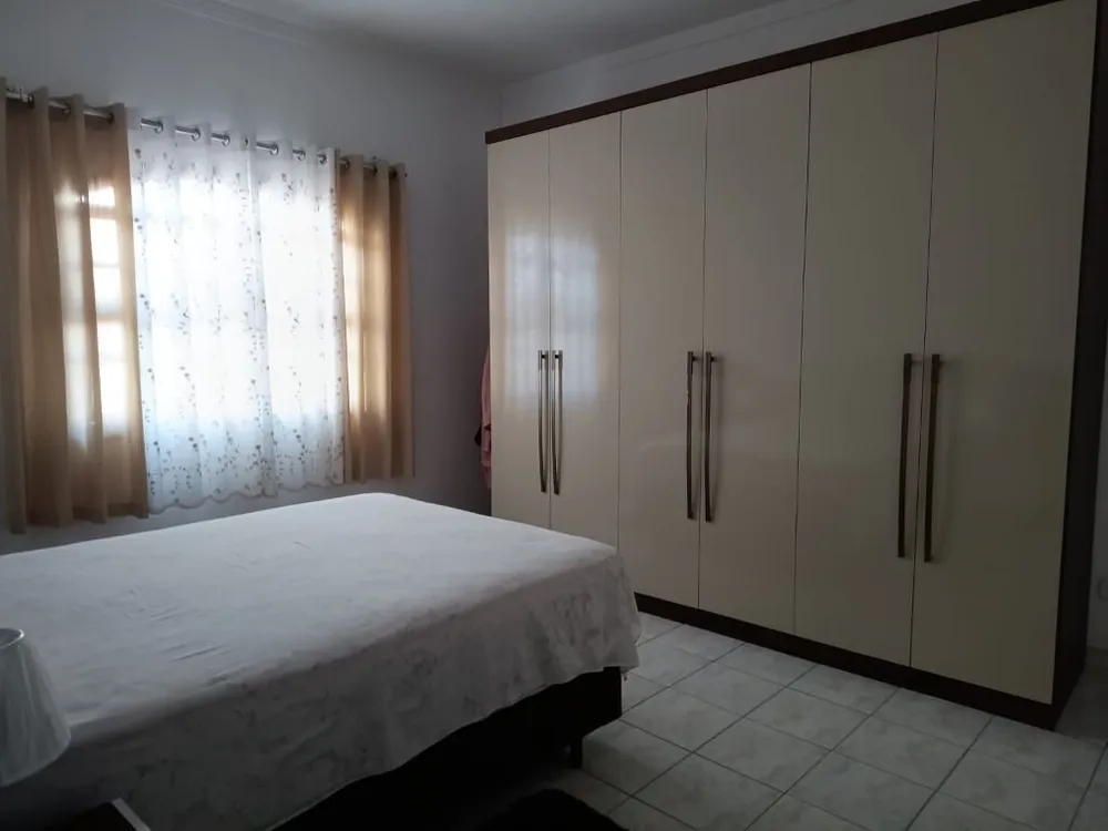 Casa, 3 quartos, 181 m² - Foto 1