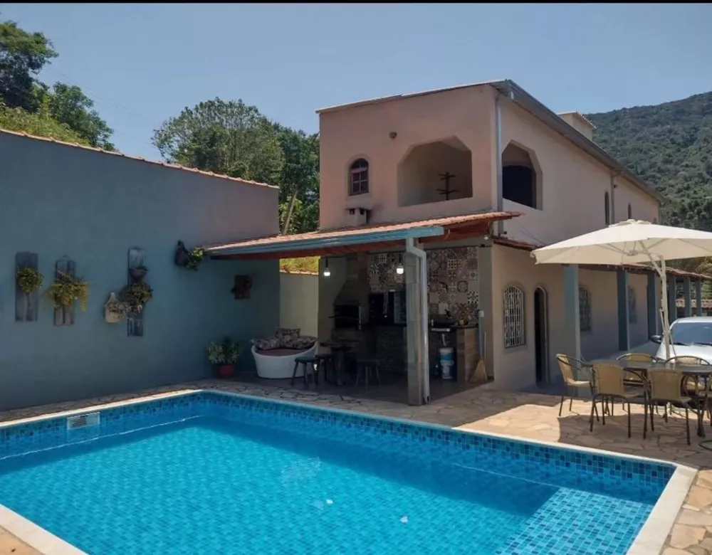 Chácara, 3 quartos, 180 m² - Foto 1