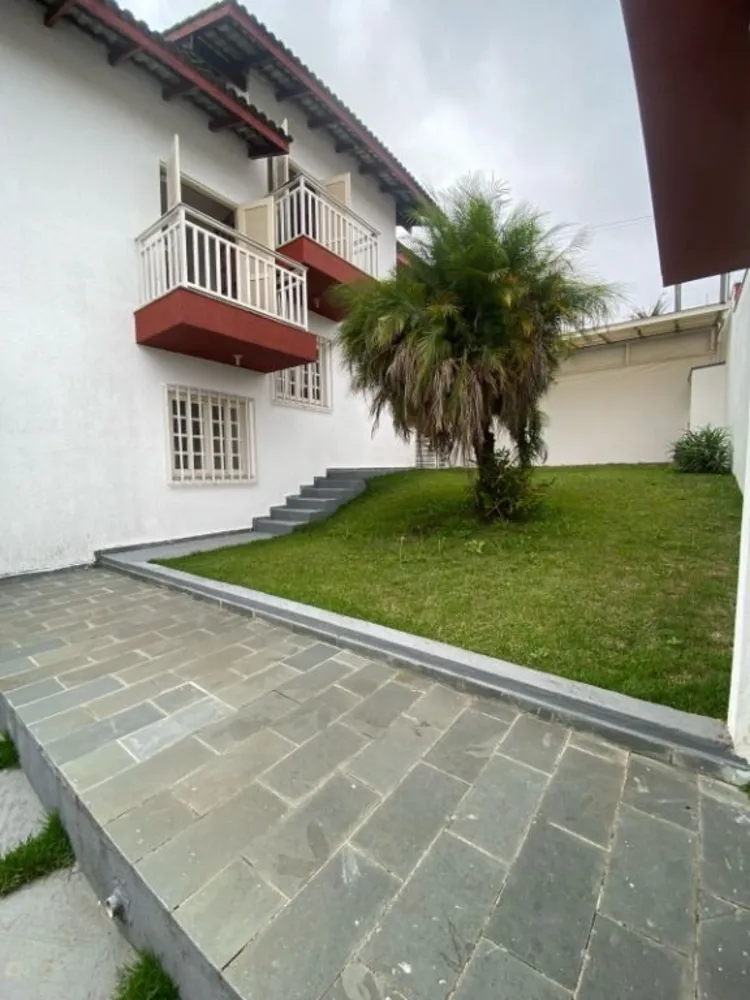 Sobrado, 3 quartos, 214 m² - Foto 1