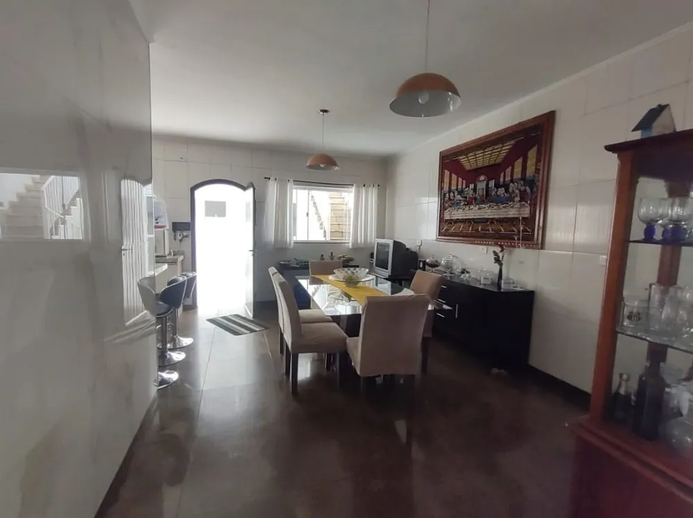 Casa, 4 quartos, 240 m² - Foto 7