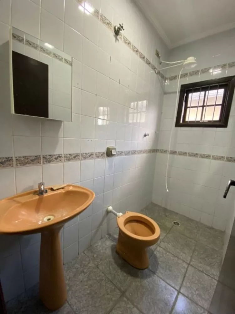 Casa à venda com 3 quartos, 100m² - Foto 4