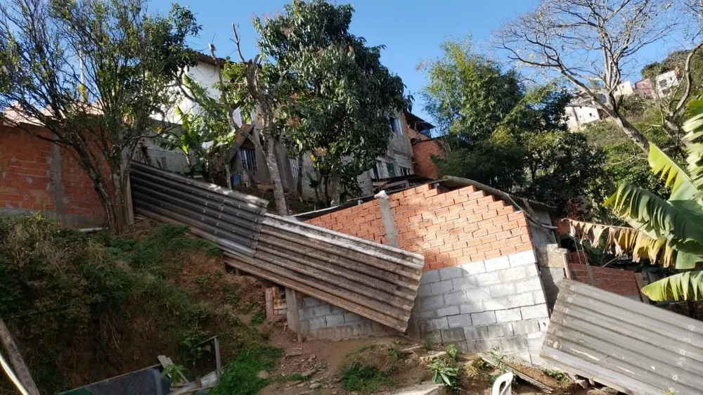 Chácara, 2 quartos, 1046 m² - Foto 2