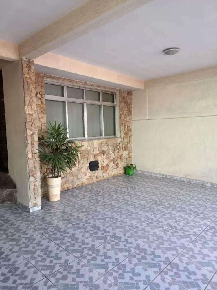 Sobrado à venda com 3 quartos, 297m² - Foto 1