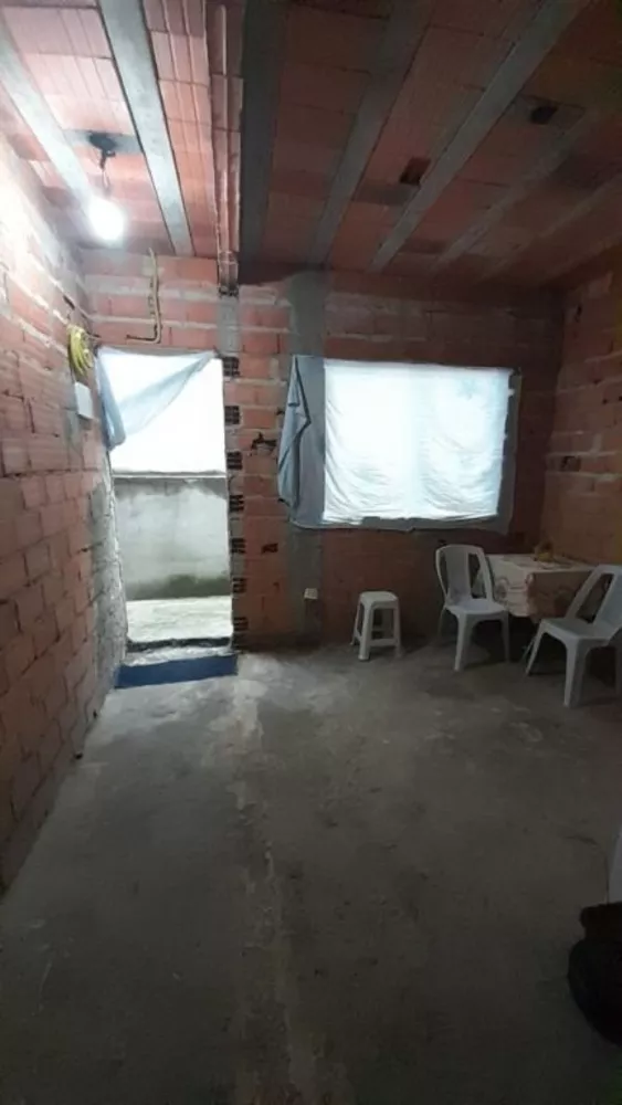 Casa à venda com 3 quartos, 111m² - Foto 11