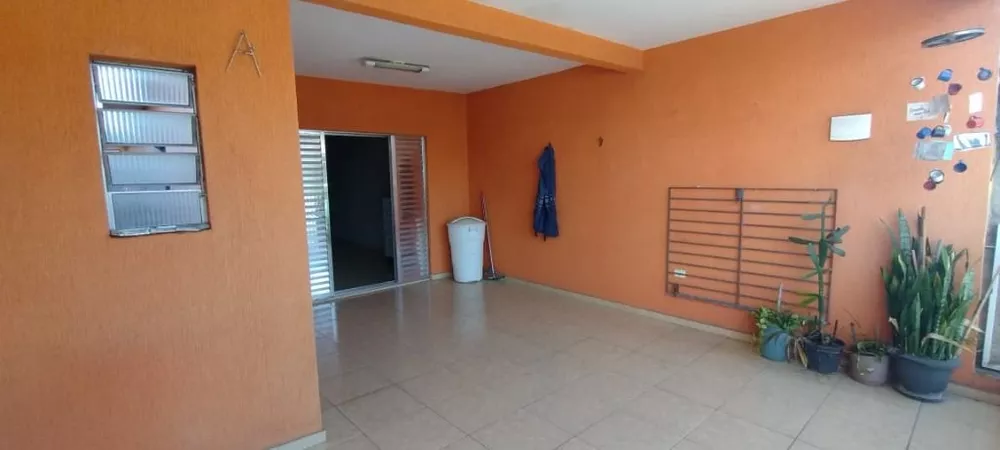 Sobrado à venda com 3 quartos, 300m² - Foto 2