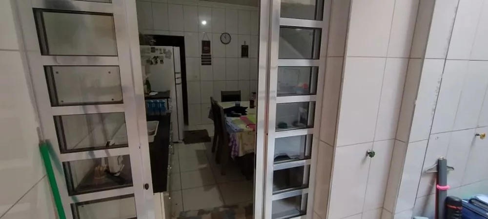 Sobrado à venda com 3 quartos, 300m² - Foto 24