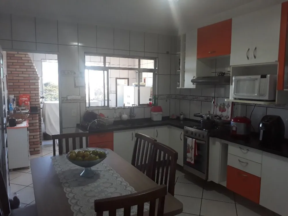Casa, 5 quartos, 185 m² - Foto 3