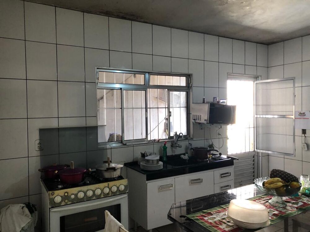 Sobrado, 3 quartos, 222 m² - Foto 2