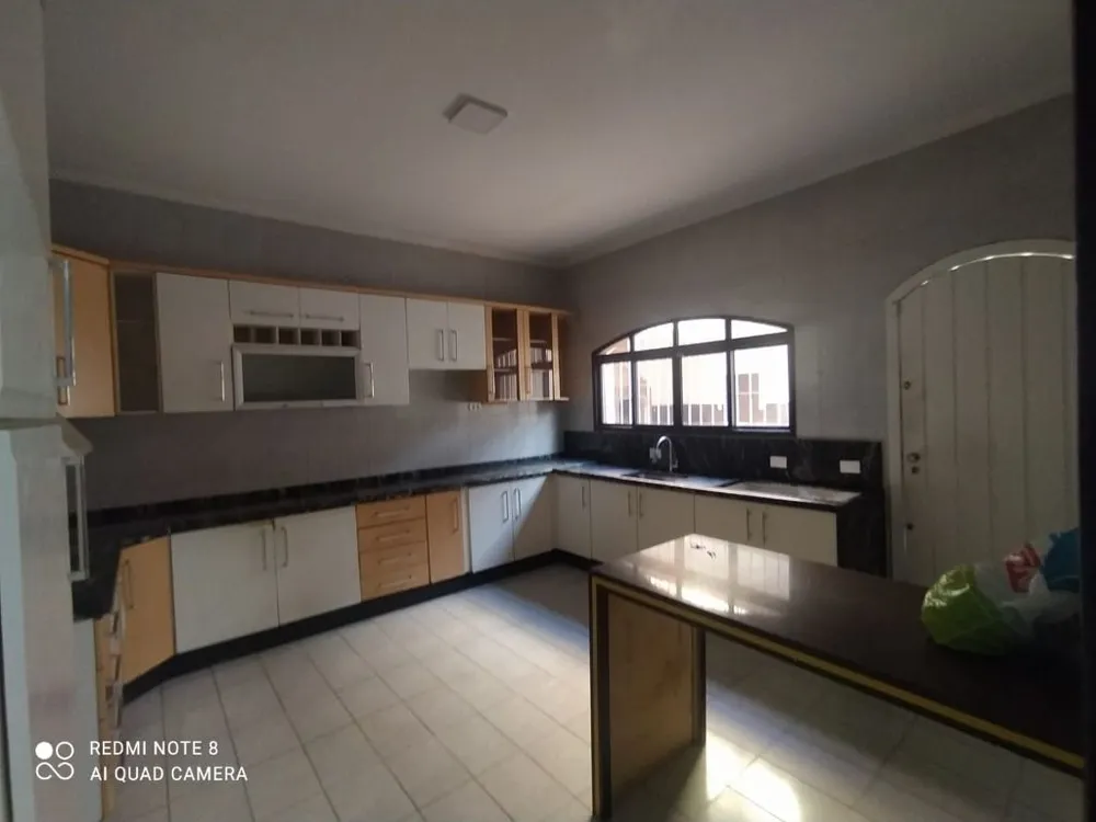 Sobrado, 3 quartos, 299 m² - Foto 3