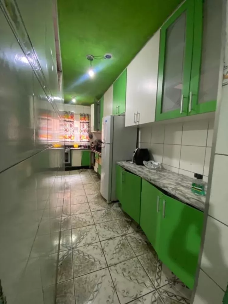 Sobrado à venda com 8 quartos, 300m² - Foto 2