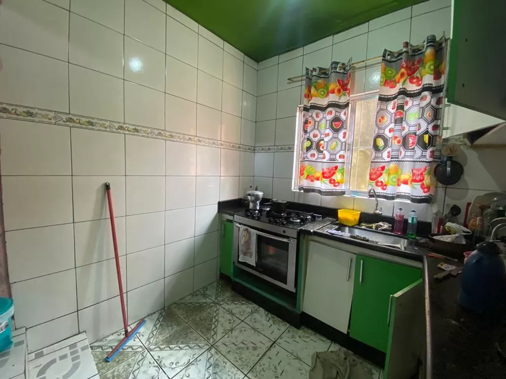 Sobrado à venda com 8 quartos, 300m² - Foto 4