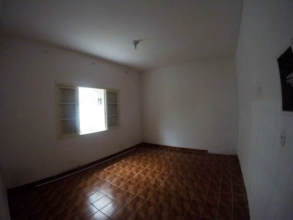 Casa à venda com 1 quarto, 300m² - Foto 19