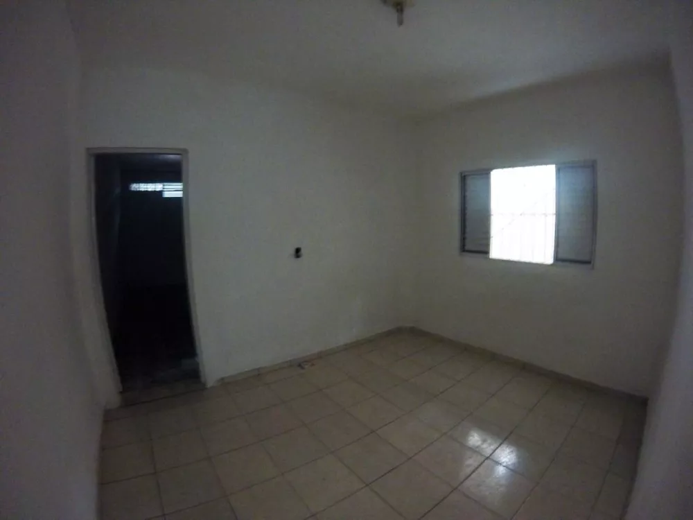 Casa à venda com 1 quarto, 300m² - Foto 17