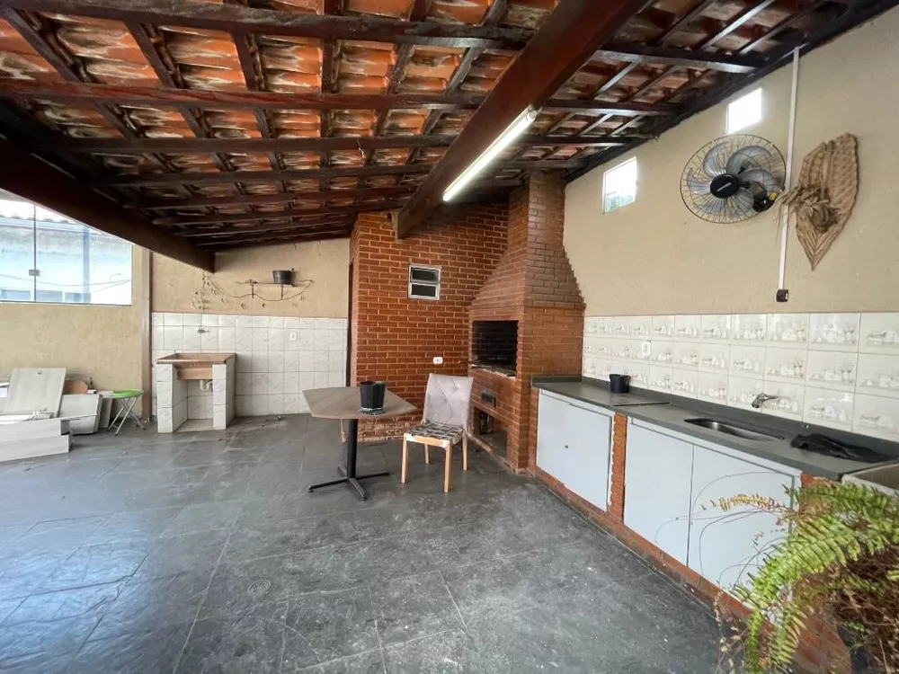 Casa à venda com 1 quarto, 300m² - Foto 3