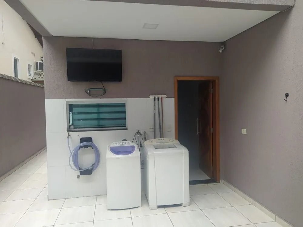 Sobrado, 4 quartos, 211 m² - Foto 1