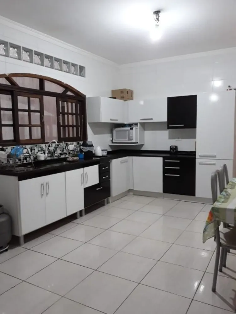 Sobrado, 3 quartos, 244 m² - Foto 2