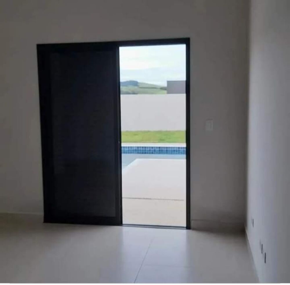 Casa de Condomínio à venda com 4 quartos, 220m² - Foto 4