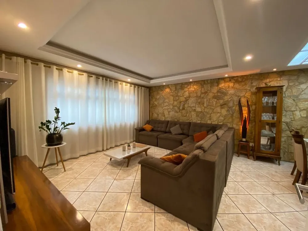 Casa, 3 quartos, 171 m² - Foto 1