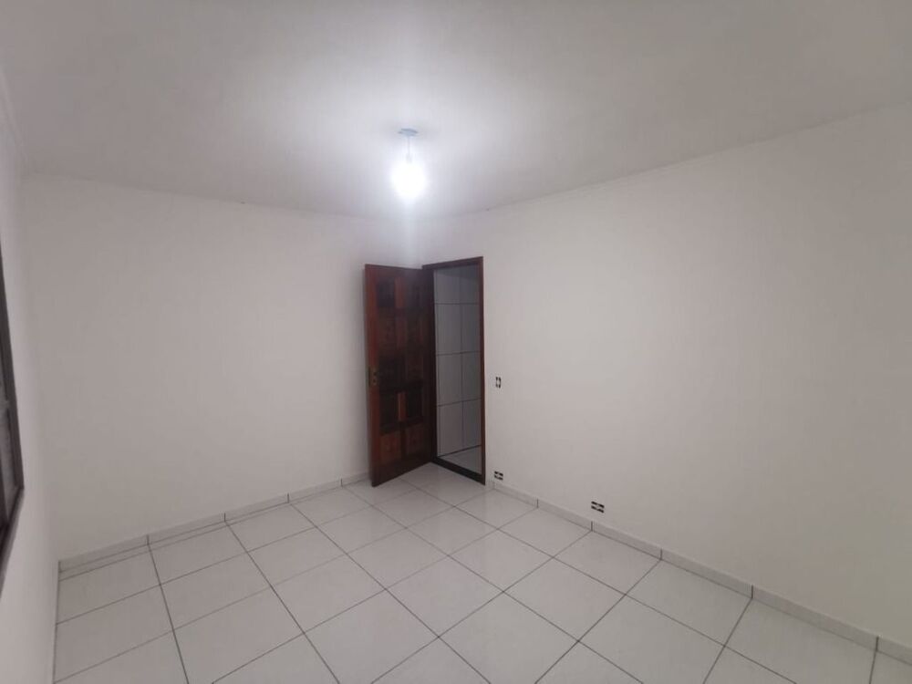 Casa à venda com 2 quartos, 60m² - Foto 14