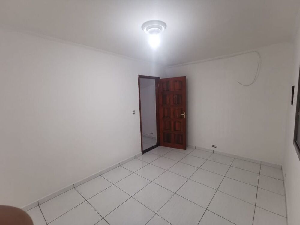 Casa à venda com 2 quartos, 60m² - Foto 11
