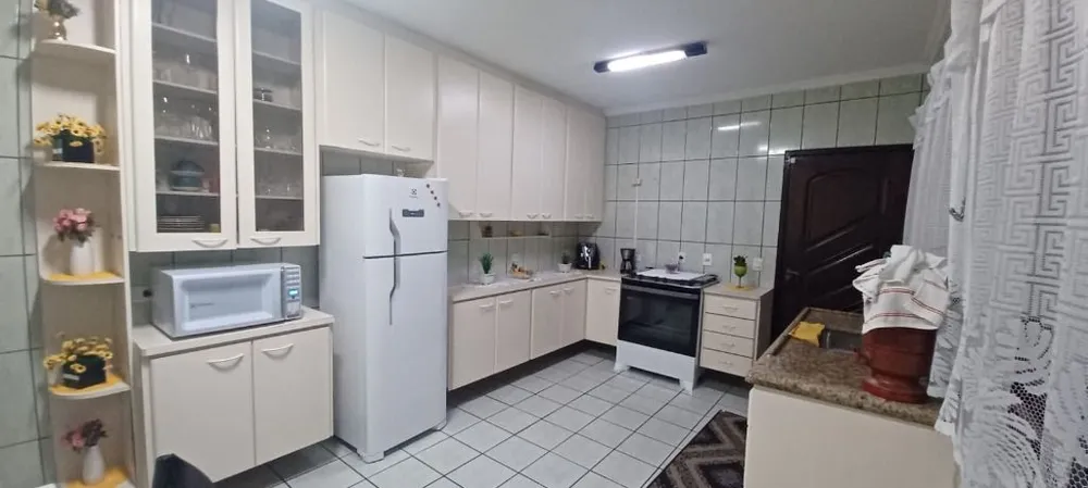 Sobrado, 4 quartos, 220 m² - Foto 1