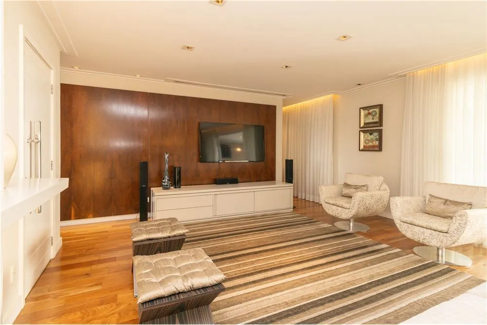 Apartamento, 3 quartos, 192 m² - Foto 2