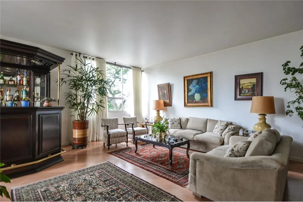 Apartamento, 3 quartos, 220 m² - Foto 1