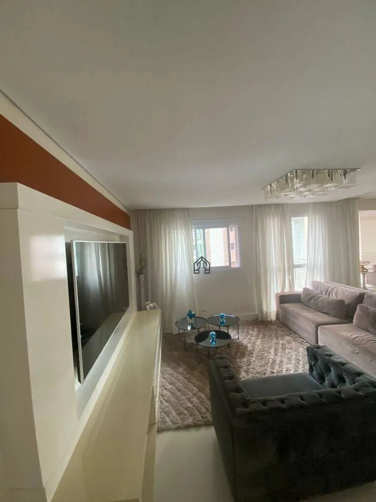 Apartamento, 3 quartos, 176 m² - Foto 2