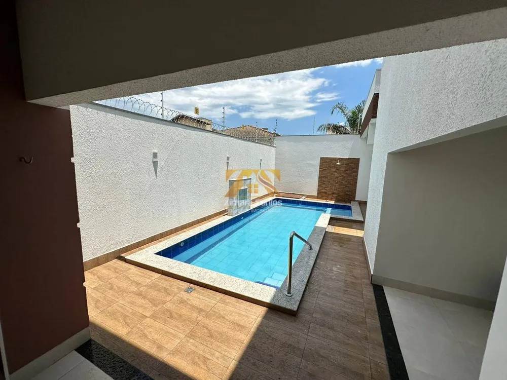 Casa, 4 quartos, 262 m² - Foto 1