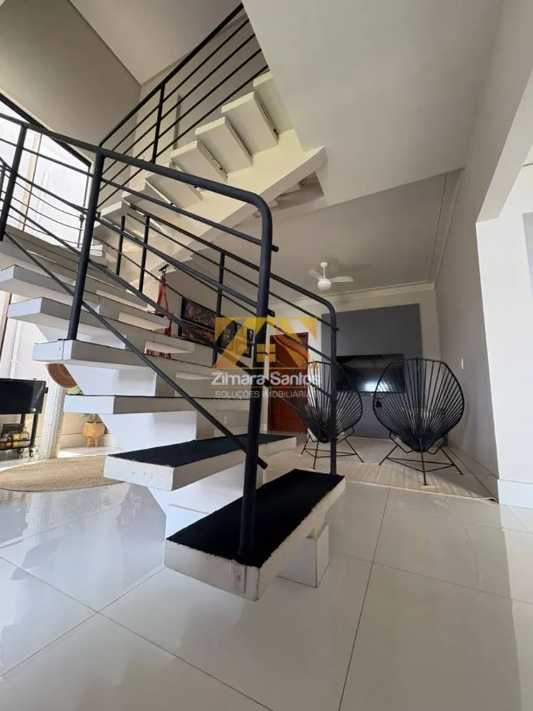 Sobrado, 4 quartos, 216 m² - Foto 2