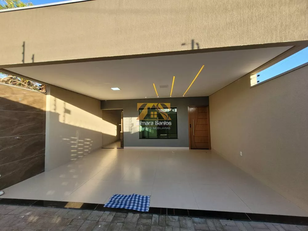 Casa à venda com 3 quartos, 102m² - Foto 1