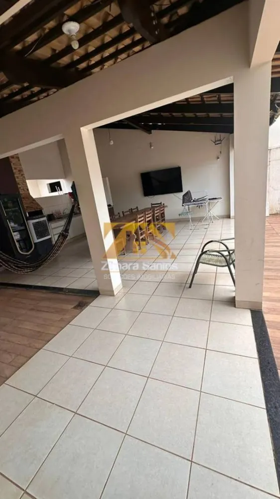 Casa, 4 quartos, 207 m² - Foto 1