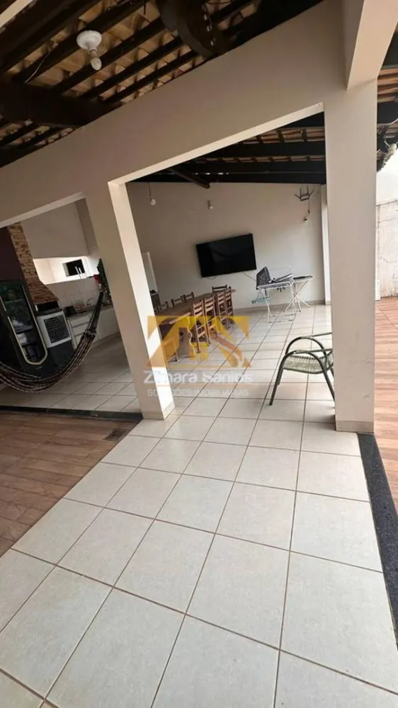 Casa, 4 quartos, 207 m² - Foto 2