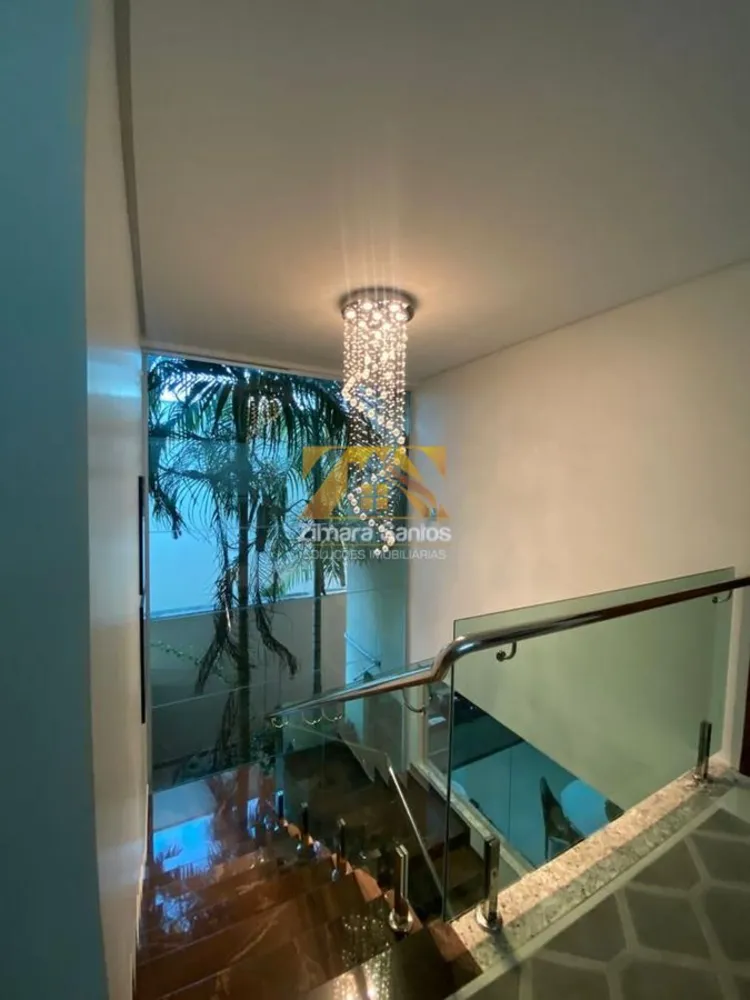 Sobrado, 4 quartos, 305 m² - Foto 1