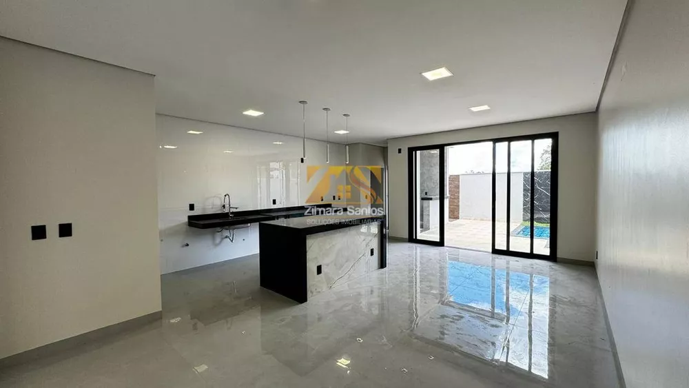 Casa de Condomínio à venda com 3 quartos, 252m² - Foto 4