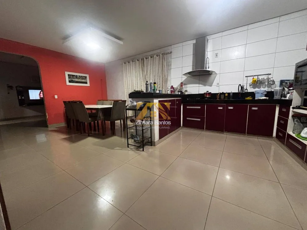Casa, 3 quartos, 180 m² - Foto 1