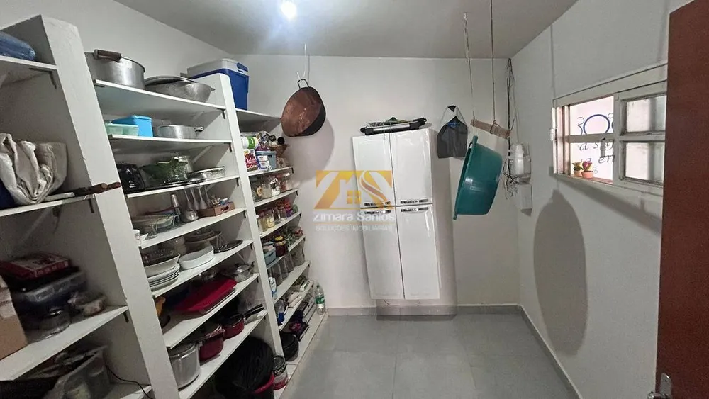 Casa, 4 quartos, 218 m² - Foto 3