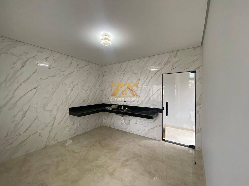 Casa à venda com 3 quartos, 100m² - Foto 2