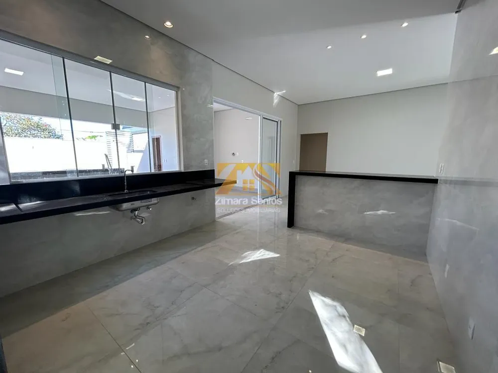Casa, 3 quartos, 221 m² - Foto 2