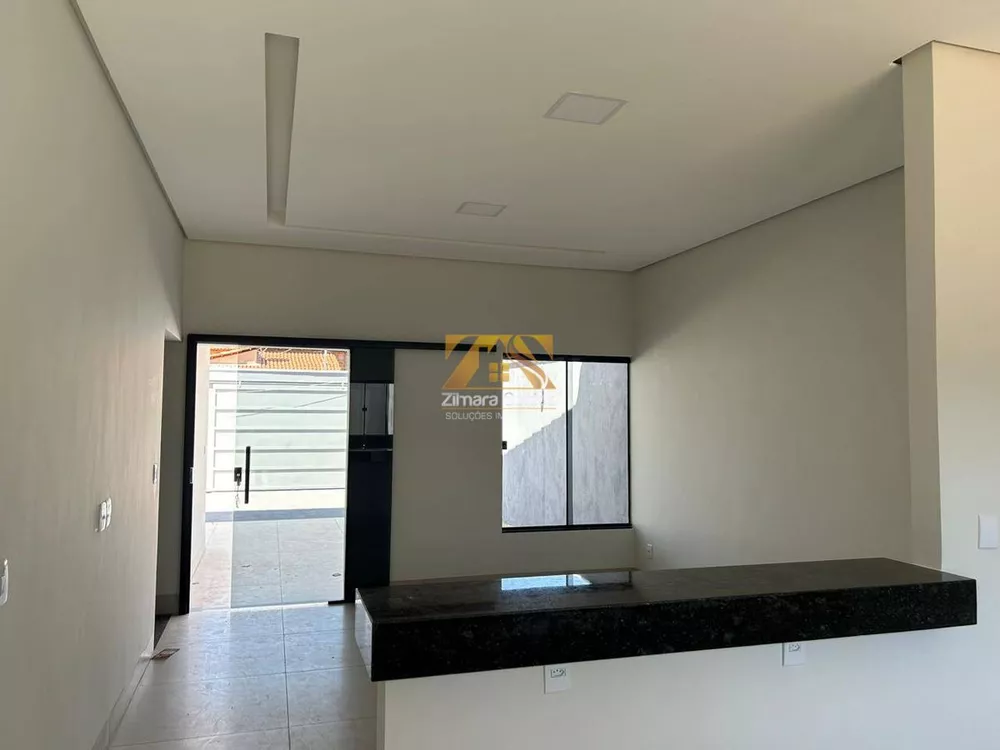 Casa à venda com 3 quartos, 99m² - Foto 4