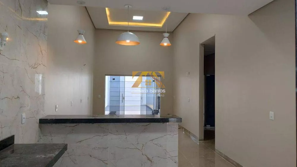 Casa à venda com 3 quartos, 138m² - Foto 1