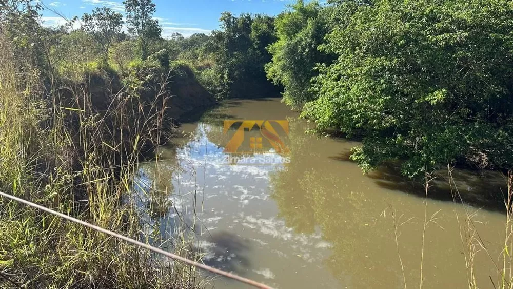 Fazenda à venda com 1 quarto, 30250000m² - Foto 1