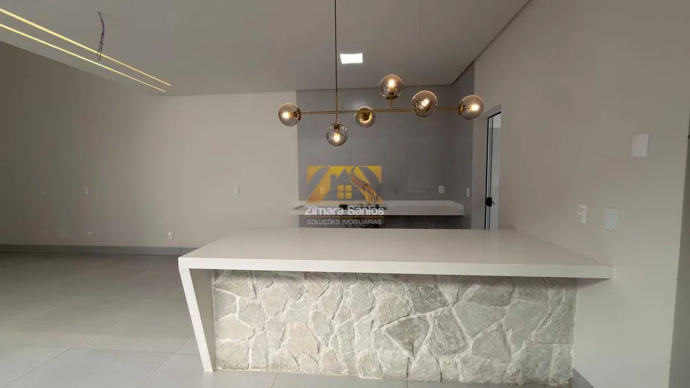 Casa, 4 quartos, 193 m² - Foto 2