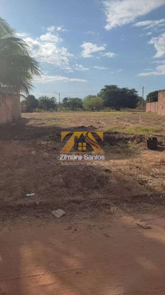 Terreno à venda com 1 quarto, 250m² - Foto 1
